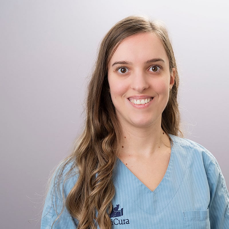 Bilde av Anett Gutasi, Klinikkleder Og Veterinær