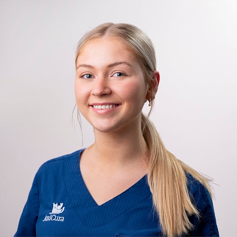Bilde av Hennie Bjørklund, Butikkmedarbeider Og Klinikkassistent