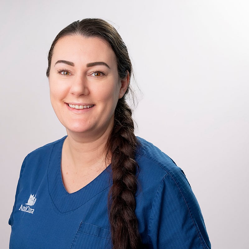 Bilde av Monica Deighton, Dyrepleier