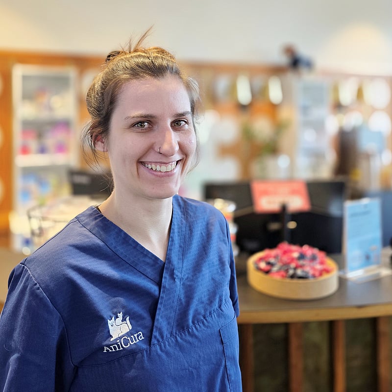 Bilde av Valentina Petes, Veterinærer